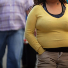 Una mujer con sobrepeso