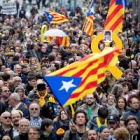 Una manifestación independentista recorre el centro de Barcelona contra la detención de Puigdemont