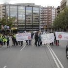 La PAH corta Rambla d’Aragó para defender a una familia “okupa”