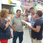 Sindicalistas de Unió de Pagesos, durante su visita ayer a Mercabarna.