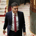 Pedro Sánchez entra en el hemiciclo del Congreso