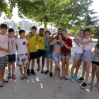 Alumnos de un colegio de Lleida el último día de clase del curso pasado, el 22 de junio.