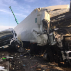 En el accidente mortal en Ribera d'Ondara se vieron implicados dos camiones y una furgoneta de servicio técnico.