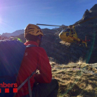 Efectivos de los GRAE durante el rescate de ayer en la Vall de Boí. 