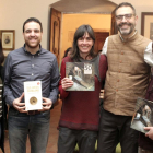 Manuel Forcano (2n per la dreta) va presentar el seu llibre a Tàrrega.