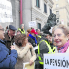 Imatge d’una protesta de pensionistes en defensa de les seues prestacions davant del Congrés.
