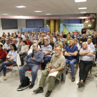Desenes de veïns de l’Horta van assistir ahir a una reunió sobre el POUM a Serra Llarga.