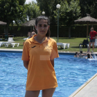 Carla Cobella, socorrista de las piscinas