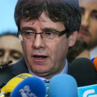 Puigdemont atén els mitjans després de la seua reunió amb Torrent