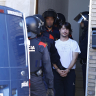 Uno de los tres supuestos agresores enviados a la cárcel durante el registro del jueves en Torre-serona. 