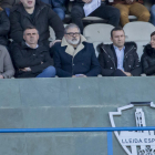 Xemi, Mousa, Víctor Vidal y Albístegui, cabizbajos al final del partido, tras consumarse la derrota ante el Espanyol B en el tiempo añadido.