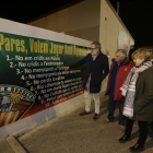 El alcalde de Lleida, Fèlix Larrosa, ayer en las instalaciones de la UE Bordeta, ante un mural con el decálogo por el fair play.