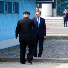 Els dos líders coreans, junts aquest divendres en una imatge històrica.