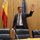 El secretario general del PSOE, Pedro Sánchez, ante los diputados socialistas, ayer, en el Congreso.
