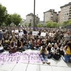 Imagen de la protesta llevada a cabo ayer frente al Palacio de Justicia de Navarra en Pamplona.