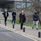 Quatre dels cinc agents de la Policia Nacional que van declarar ahir als jutjats de Lleida.