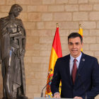 El president espanyol, Pedro Sánchez, atén la premsa des del Palau de la Generalitat després de reunir-se amb Quim Torra