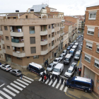 Desalojo de un bloque okupado en Lleida el pasado noviembre. 