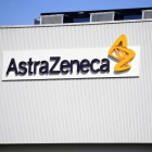 AstraZeneca interrumpe los ensayos de su vacuna contra la COVID-19 por seguridad
