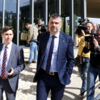 El exconseller Santi Vila, en abril de 2018, a su salida de los juzgados de Huesca tras prestar declaración.