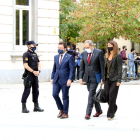 El presidente de la Generalitat, Quim Torra, el vicepresidente, Pere Aragonès, y la consellera Meritxell Budó, a las puertas del Supremo.