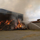 Incendio en un almacén de forrajes en Linyola.