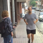 Xavier Novell, amb roba d’esport ahir al matí pels carrers de Manresa.