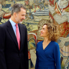 Felipe VI y la presidenta del Congreso, Meritxell Batet, ayer, en el Palacio de la Zarzuela.