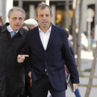 Sandro Rosell, acompanyat pel seu advocat Pau Molins, a l’arribar a l’Audiència Nacional.
