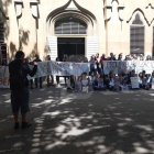Protesta de los doctorandos de la UdL para que se aplique la subida salarial aprobada