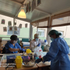 Enfermeras fueron ayer a administrar la vacuna en la residencia Ribera Del Sió de Agramunt.