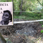Imagen del lugar donde fue encontrado semienterrado el cadáver el 13 de octubre pasado y fotografía del joven en una manifestación reciente