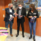 Santiago Costa, Joan Talarn y Ana Juni presentaron ayer el libro en las instalaciones de SEGRE.