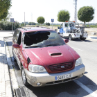 Sofocan un incendio que afecta al interior de un vehículo en La Bordeta