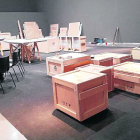 Imagen de las cajas en las que se guardaron las obras ayer en el Museu de Lleida.