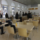 Des de finals de gener, hi ha un servei de cafeteria provisional.