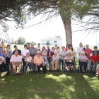 Imatge dels participants en la trobada intergeneracional que va tenir lloc ahir a la tarda.
