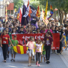 Imatge de la capçalera de la manifestació, ahir al seu pas per l’avinguda Blondel, on a l’acabar es va celebrar un míting polític.