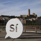 Imatge del ‘sí’ gegant aparegut aquest diumenge en favor de la independència a Lleida.