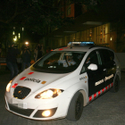 Sortida d'un vehicle policial dels jutjats de Vilanova i la Geltru.
