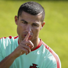 Cristiano Ronaldo, ayer durante un entrenamiento con la selección de Portugal.