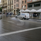 L'aigüat provocat per la trencadissa de la canonada a l'avinguda de Catalunya.