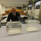 Col·locació d'urnes ahir a la Universitat de Lleida