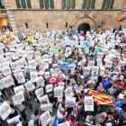 Massiva concentració de suport al referèndum aquest dijous a la plaça Paeria de Lleida.