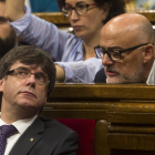 El president de la Generalitat, Carles Puigdemont, i el portaveu de