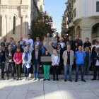 Representants de les 37 organitzacions i col·lectius que formen part de la Taula per la Democràcia a Lleida.