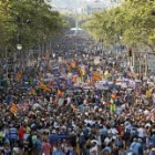 Representants dels cossos de seguretat i entitats encapçalen la manifestació de Barcelona