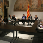 Imagen de la cumbre por el referéndum celebrada ayer en la Sala Torres Garcia del Palau de la Generalitat.