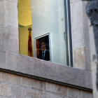El retrat del president Puigdemont encara col·locat en alguna de les sales del Palau de la Generalitat.