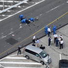 Imagen cedida por Jiji Press de la policía en el local del atentado.